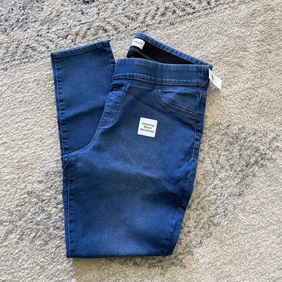 Old Navy Super Skinny Jeggings - Picture 2 of 4